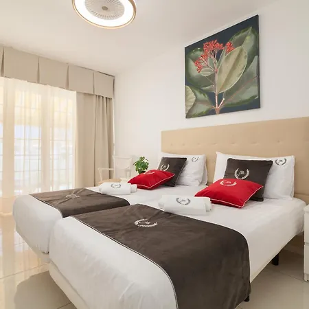 Maapartmentses Garden דירה *